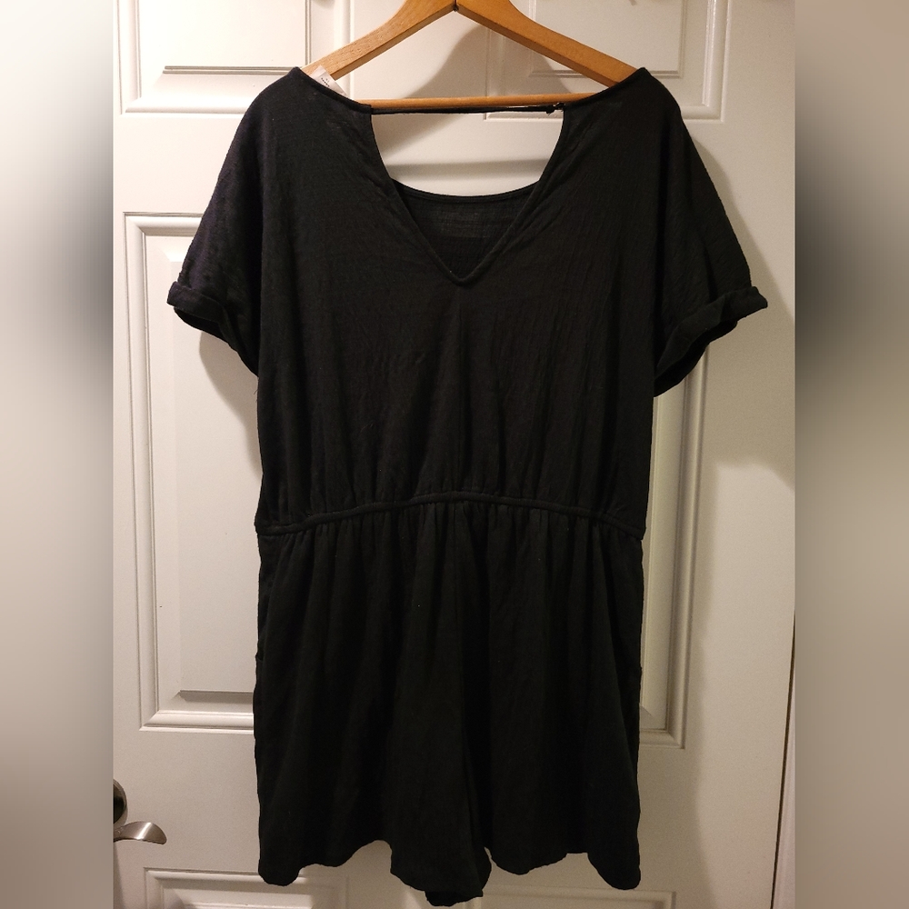 UNIVERSAL THREAD WOMEN'S XL SHORT ROMPER